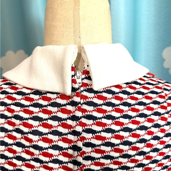 Vintage polyester fit n flare striped red, white, blue collared dress. - Picture 3 of 7